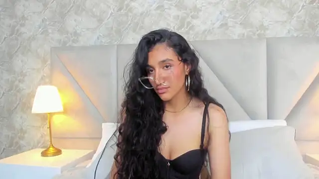 ValentiinaCruz's web cam