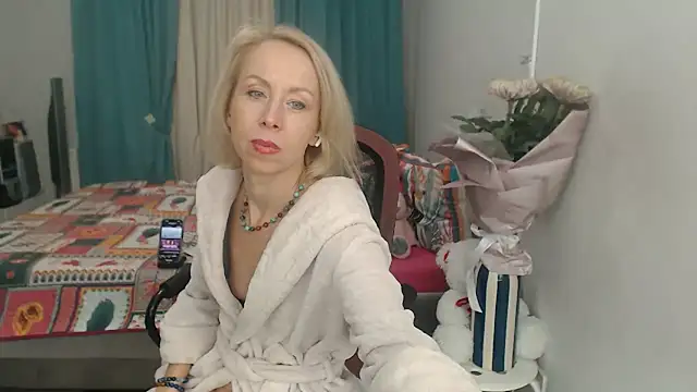 LuxuryNika's web cam