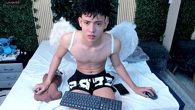 JoseLucian live sex cam