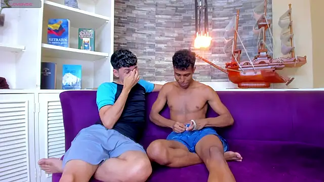 PoisonGuys live sex cam