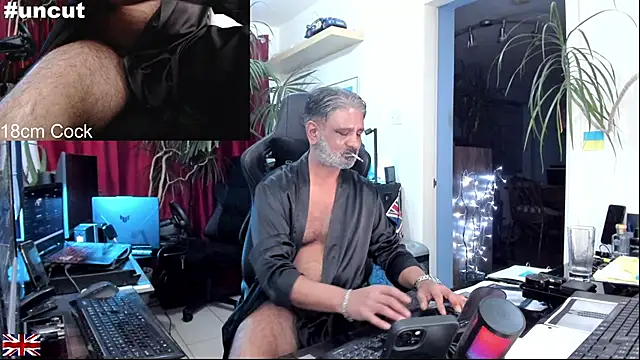 OnlineBossUK live sex cam