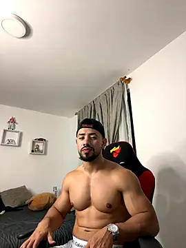 Ezzio_Scolaro live sex cam
