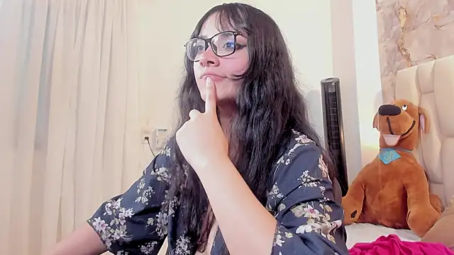 lucyycy's web cam