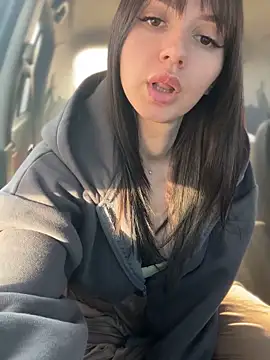 JulliaVegas live sex cam