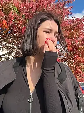 KikiWatson live sex cam