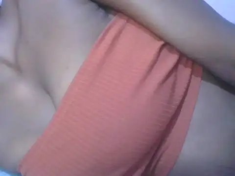 Horny_slut23's cam snapshot
