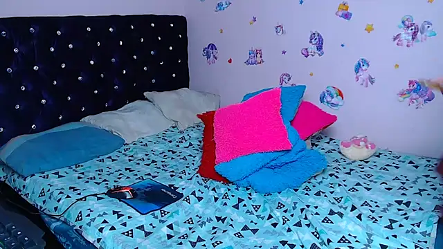 ShantalBlonde live sex cam