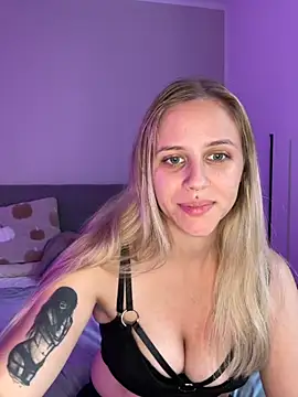 lunawolf21 live sex cam