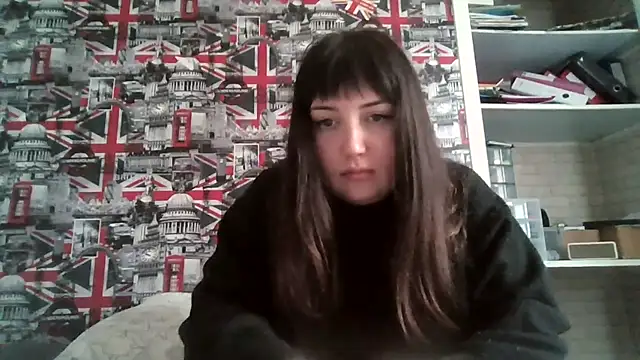 Lynylou live sex cam