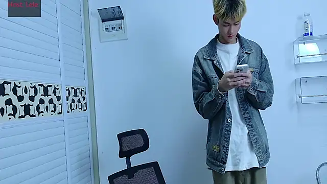 sexyboy-lele live sex cam