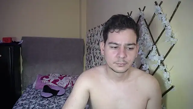 ANDREITAHOT69 live sex cam