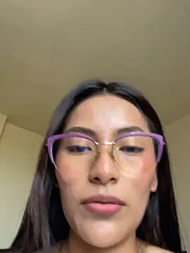 Aryiro live sex cam