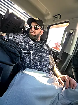 Beardedtattood live sex cam