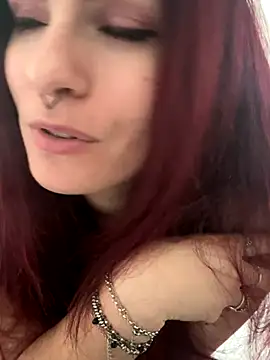 LunaMoongirl live sex cam