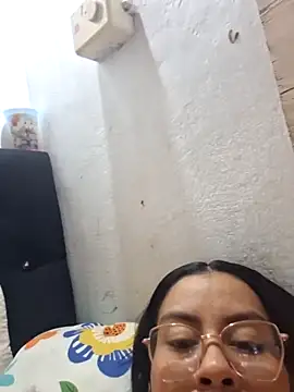 Chloe_y_Dante live sex cam