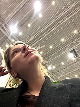 MaryHiggins live sex cam