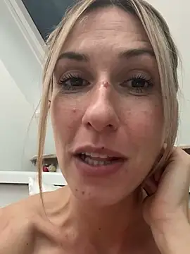 lola_tentatiion live sex cam