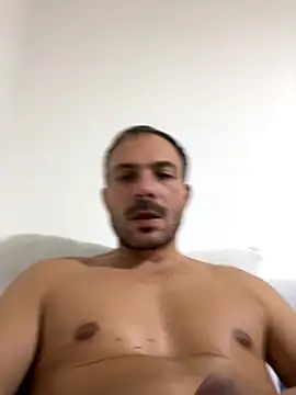 Adventurehotman live sex cam
