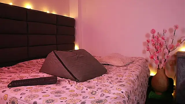 kathieandpovcock1 live sex cam
