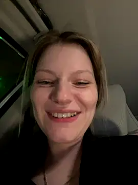 MaryHiggins live sex cam