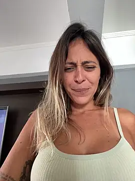 Gipoltergeist live sex cam