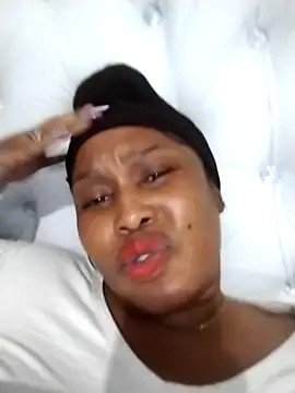 ThickyMinajxx live sex cam
