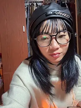AAANINE22's web cam