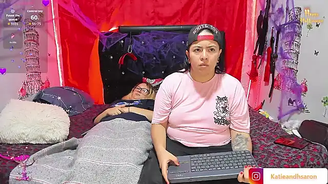 katieeandsharonn's web cam