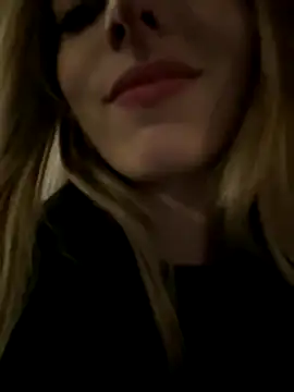 LoraaDoll live sex cam