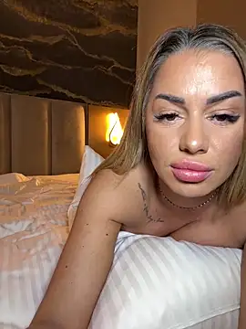 KirstieVegas live sex cam