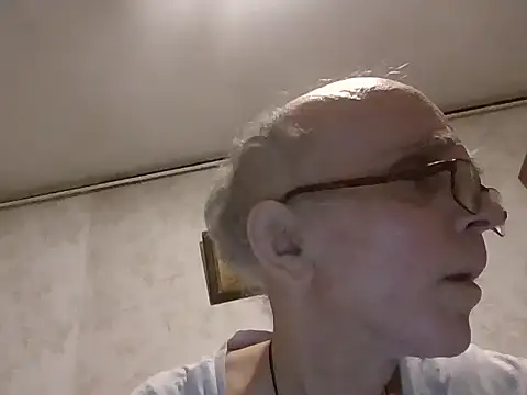 mariusica1@xh live sex cam