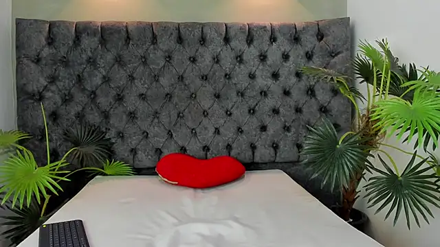 ROY_RUSELL live sex cam