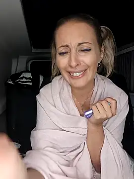 Jade_Emeraud live sex cam
