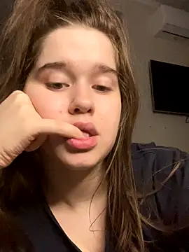 HornyGirlH live sex cam