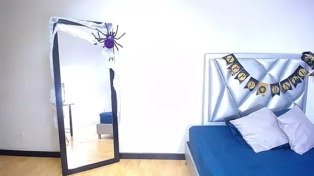 exotic_karmella's web cam