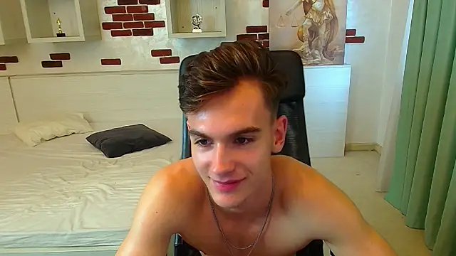 BradyFlint live sex cam