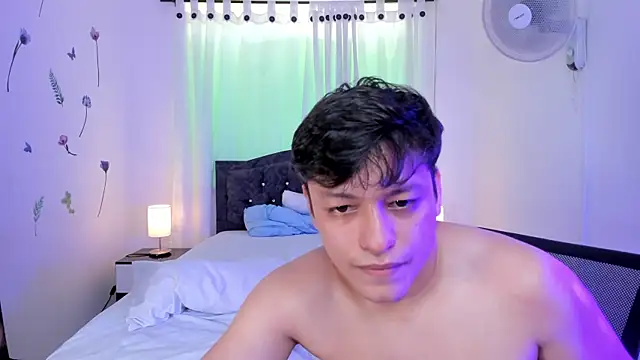 raiderandroxie live sex cam