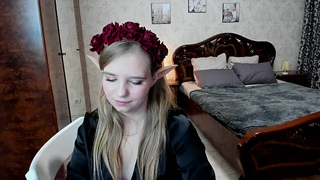 LunaCosplay's cam snapshot