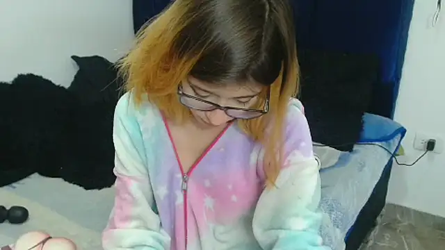 KratosAfroditacs live sex cam