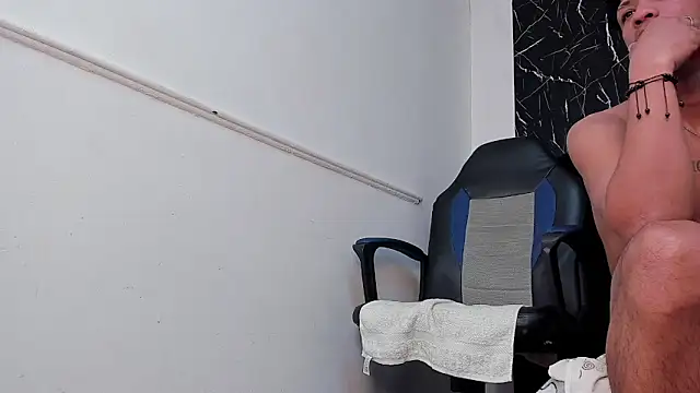 carlos_alber12 live sex cam