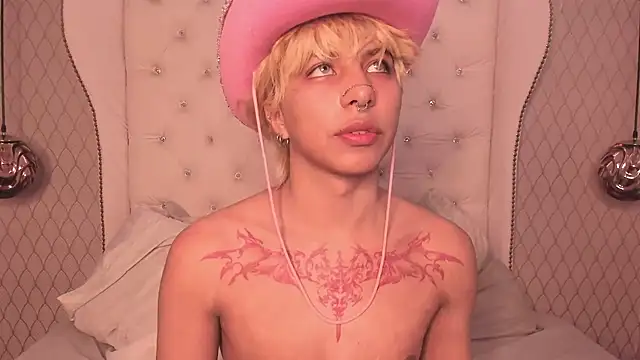 OliIverr22 live sex cam