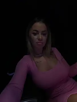 KirstieVegas live sex cam