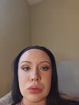 EVILYN live sex cam