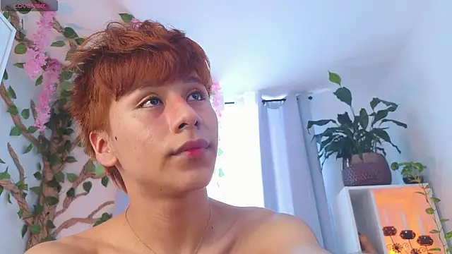 Tommyfoxboy live sex cam