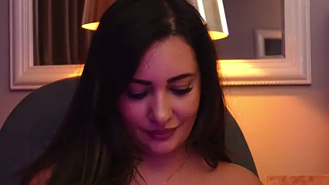 YaaraCollins live sex cam