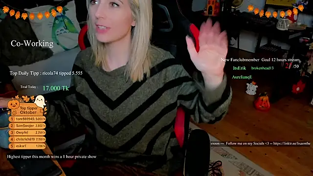 Lisaonthemoon live sex cam