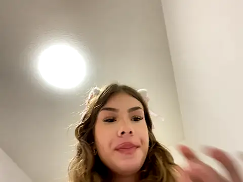 lola_kittyy live sex cam