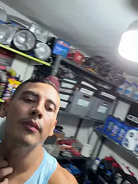 Paul22cm- live sex cam