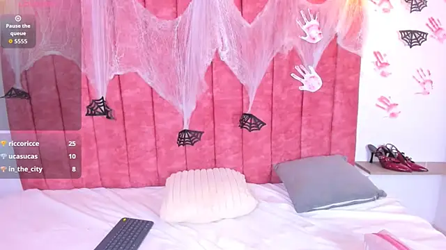 daniella_molina1's web cam