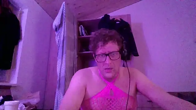 Bigthroaterboy live sex cam